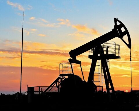 Oil Prices: Expectation of Embargo on Russian Crude Offsets Growth Concerns