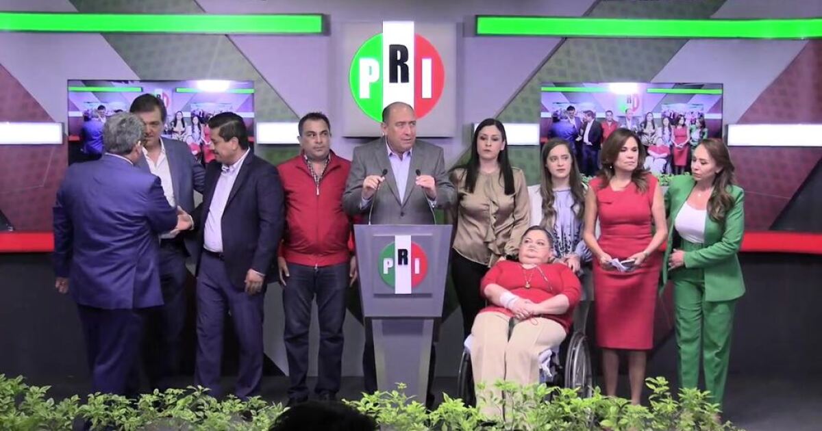 PRI presents its electoral reform;  also proposes the reduction of legislators