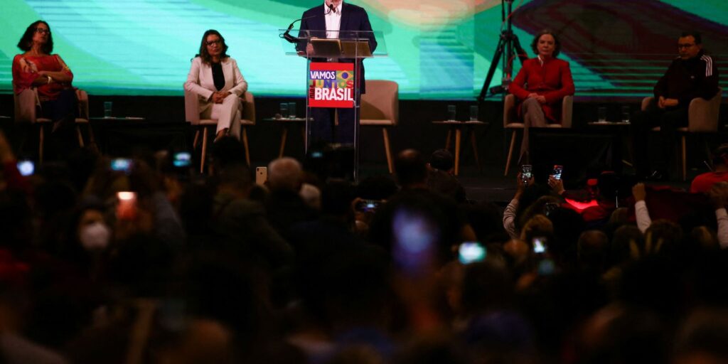 PT launches Lula's pre-candidacy for president with Alckmin as vice