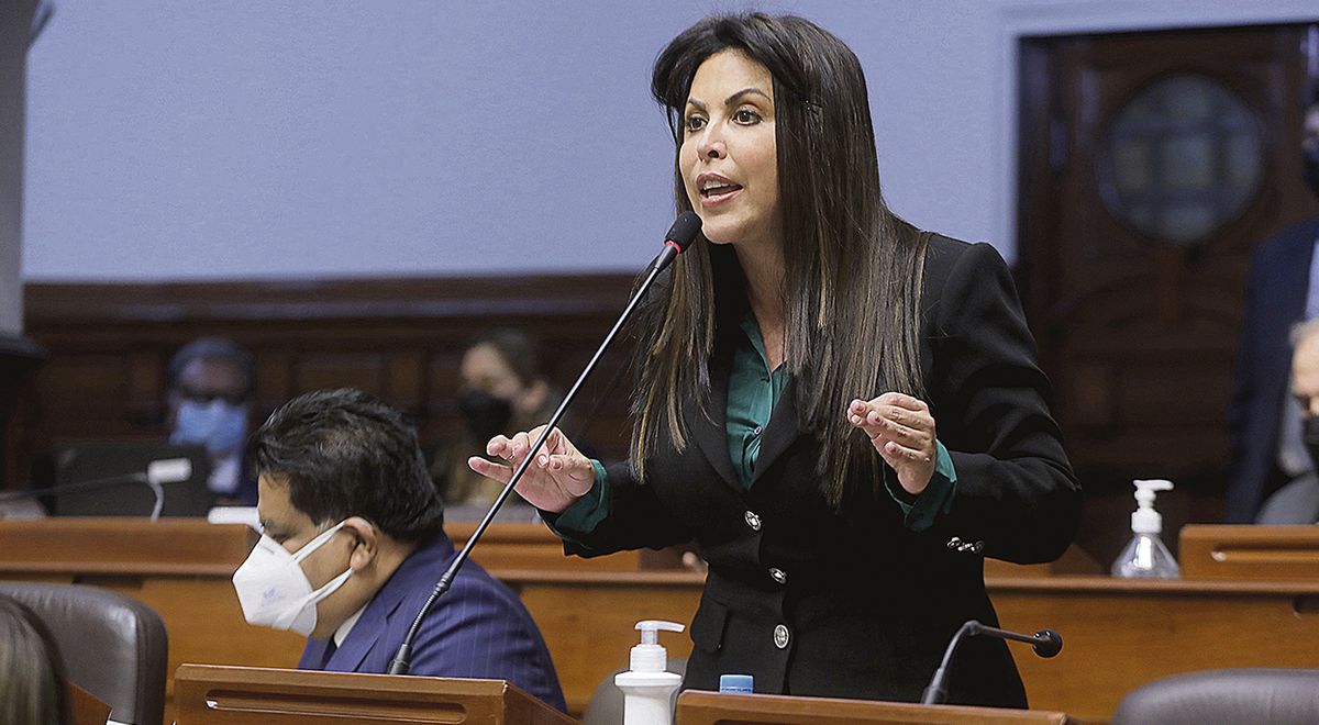 Parliamentary Bloc for Equality and Gender showed its rejection of Chirinos' allusion to Betssy Chávez's physique