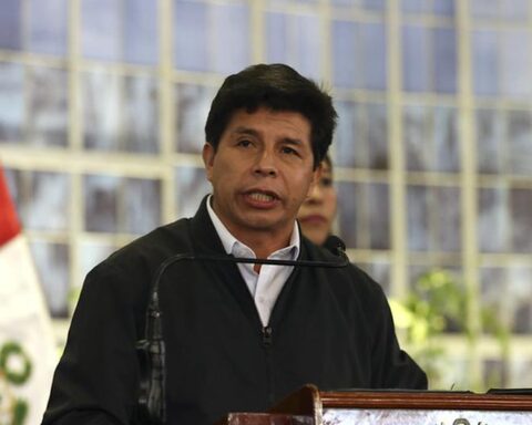Pedro Castillo stands up for Betssy Chávez and other censored ministers