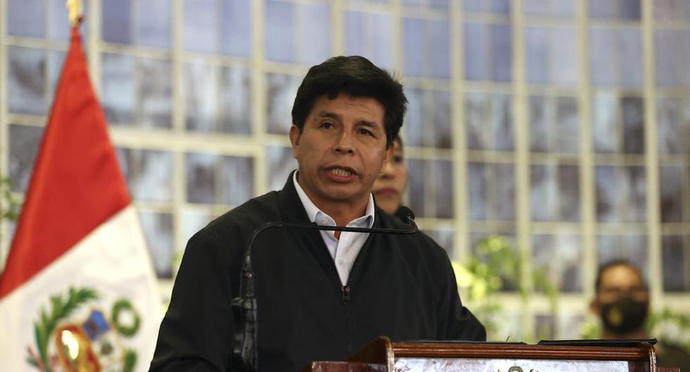 Pedro Castillo stands up for Betssy Chávez and other censored ministers