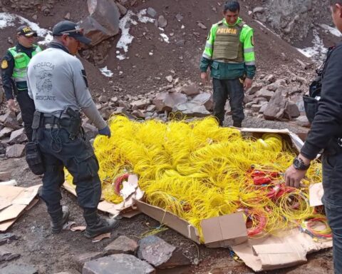 Police seize arsenal of explosives in abandoned Huancavelica mine (Photos)