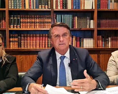 President Jair Bolsonaro considers restructuring PRF and Depen careers
