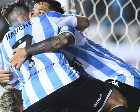 Racing thrashes Aldosivi and gets into the semifinals of the League Cup