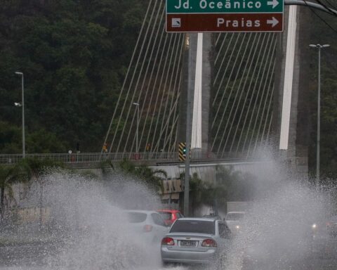 Rains punish cities on the green coast of Rio