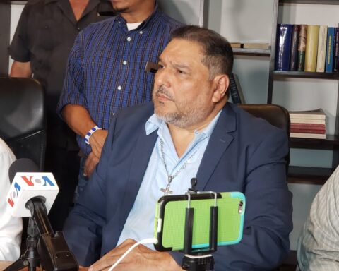 Familiares de Manuel Urbina Lara constatan que fue «golpeado y torturado». Foto: Artículo 66