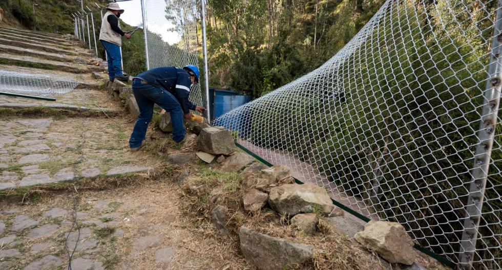 Sacsayhuamán: metal mesh removed from access area due to environmental impact and affectation of the landscape