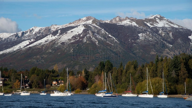 Sailing adds followers: one of the attractions of Bariloche