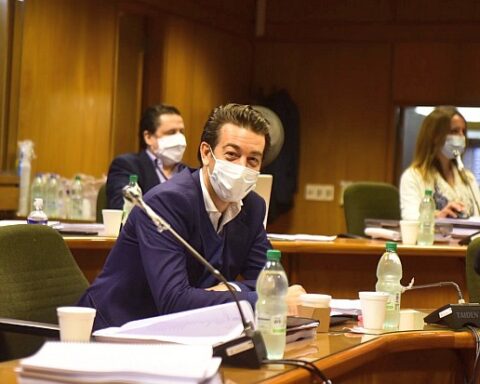 Sartori expressed concern about the decree of night hunting of animals