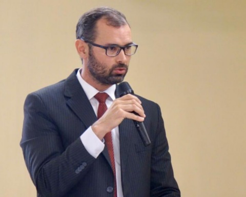 Seitz celebrates Executive's veto over Petropar law