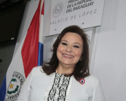 Sports Minister abandons ship