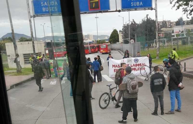 Suba TransMilenio Portal: Demonstrations generate roadblocks