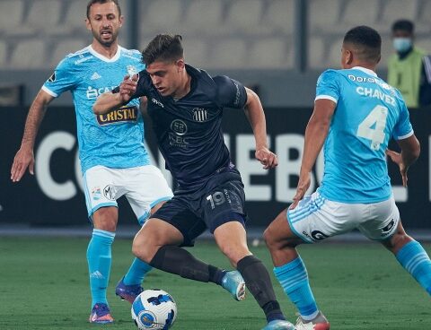Talleres took a point from Peru against Sporting Cristal and qualified for the round of 16