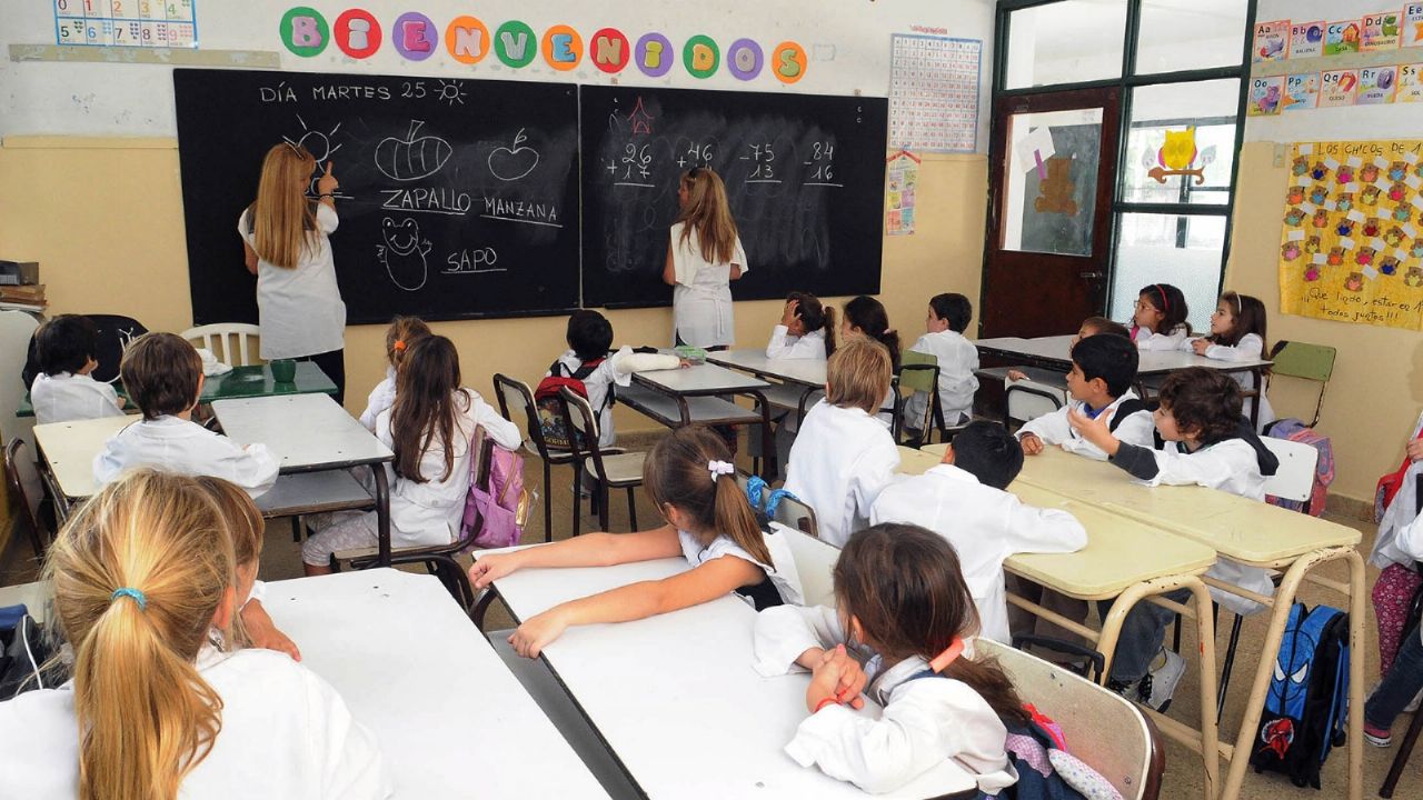 Teachers in the City of Buenos Aires will receive a 60% salary increase in various installments