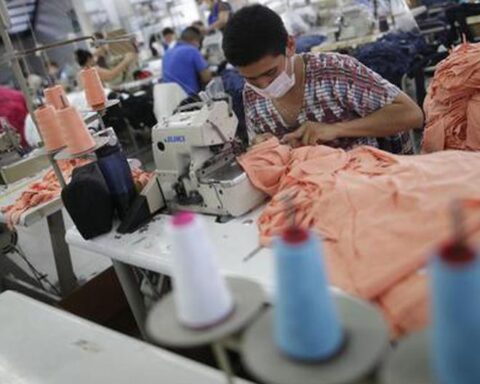 Textile-clothing exports grew 32.1% in the first two months