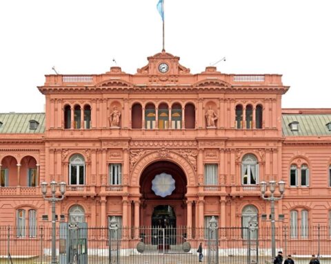 The Casa Rosada denied having spent more than 24 million pesos on food and drinks