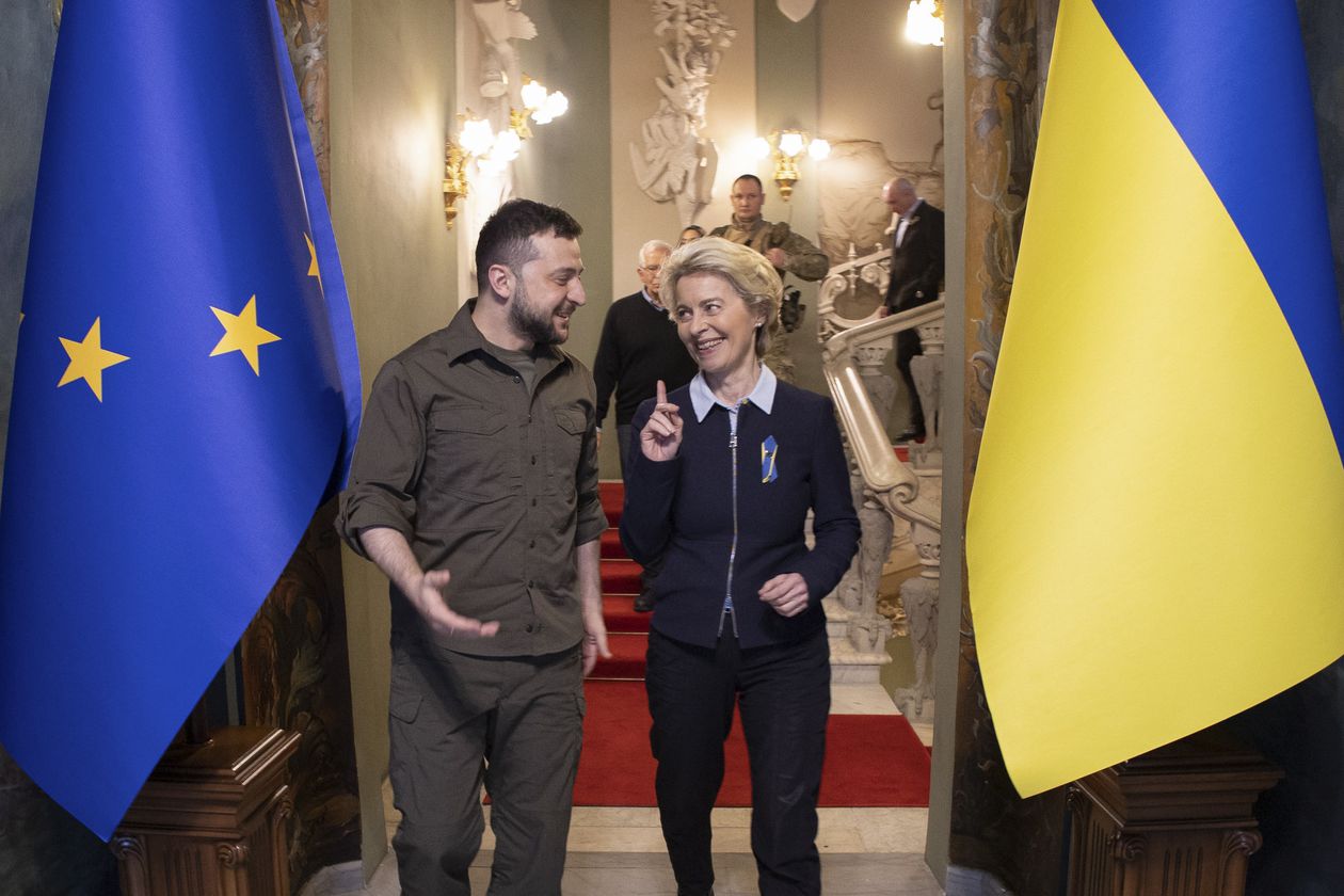 Ursula von der Leyen con el presidente ucraniano, Vlodomir Zelensky, en un viaje reciente a Kiev.