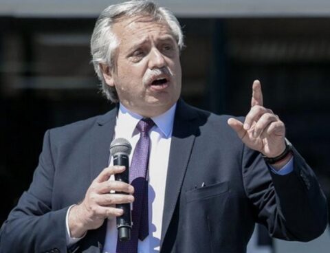 The President asked "institutionalize" to the workers of the popular economy