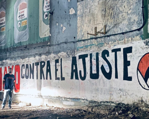 The workers are in the popular pots, in the floods, in the tornadoes...