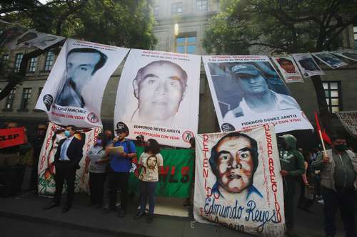 They demand to find missing members of the Eperristas in Oaxaca