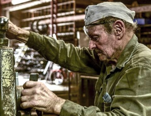 They presented a project to advance the increases in the Minimum Vital and Mobile Wage