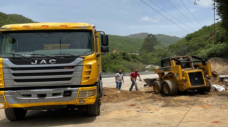 They recover spaces of the Mamera-El Junquito highway