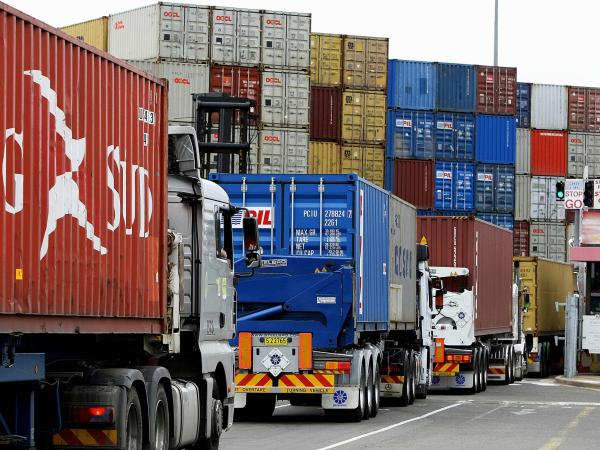 Trade balance closed with a deficit of US$4,307 million