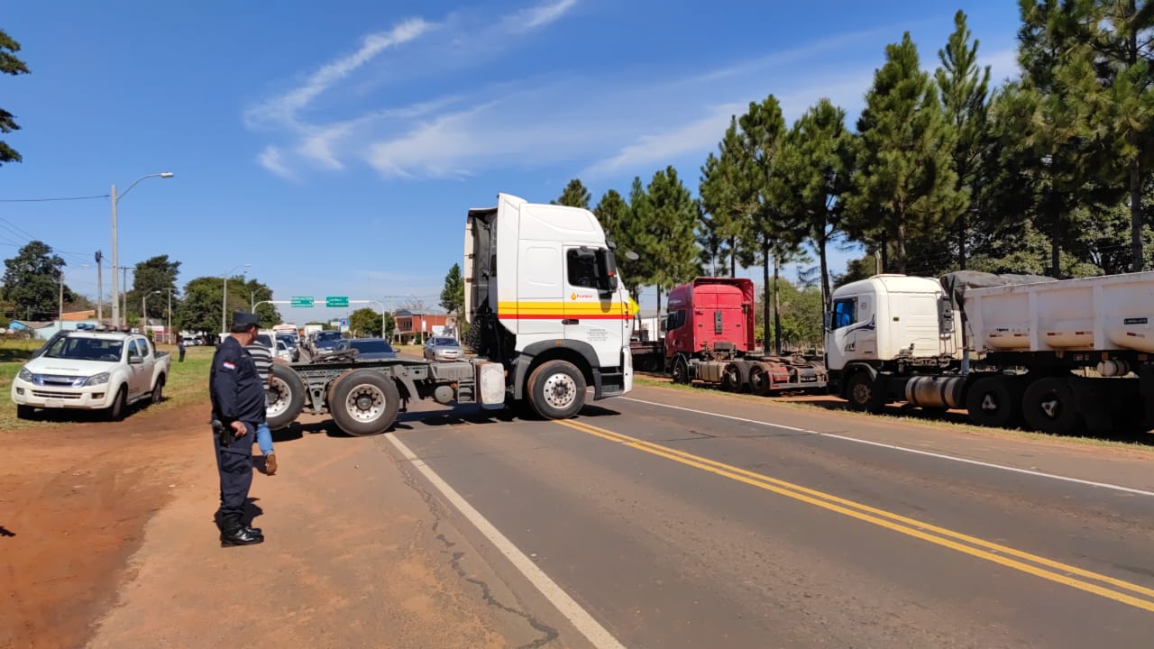 Truckers will not move for now