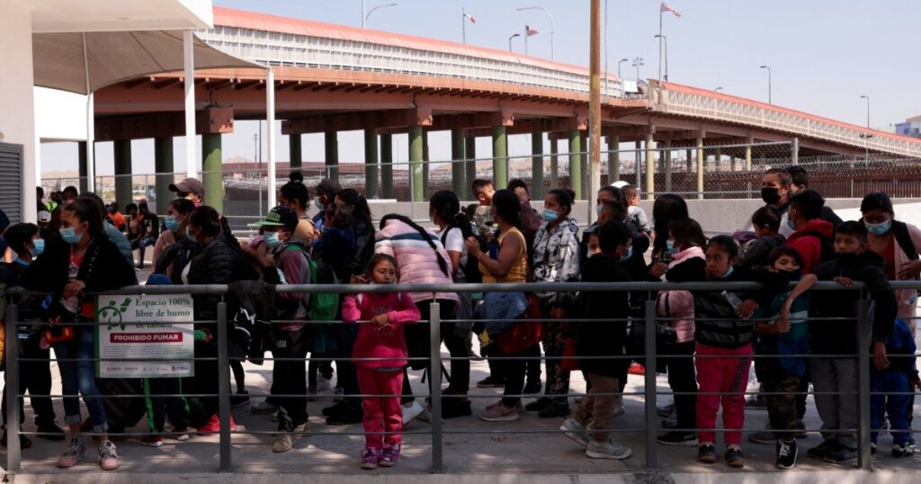 US judge blocks plan to lift Covid-19 border restrictions on migrants