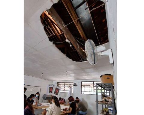 Uagrm Art Career: Its building falls down and it lacks teachers