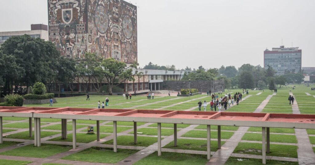 University students were on the front line against covid, UNAM responds to AMLO