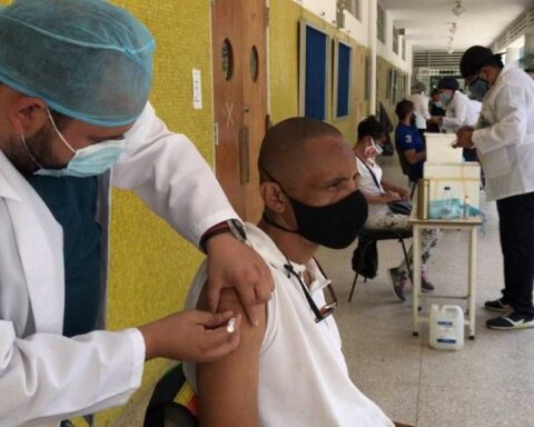 Venezuela reported 523,411 cases in total 800 days after the start of the covid-19 pandemic