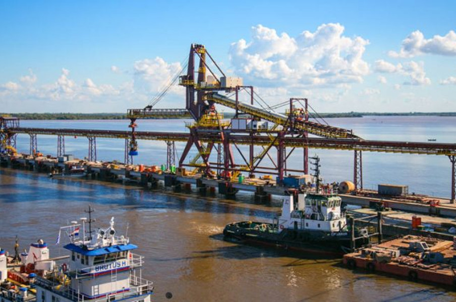 Without stopping work, Palmira port union adheres against the dismissal of 150 workers
