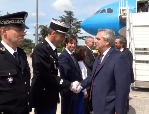 "I don't want to fight with Cristina but with Macri and the right"