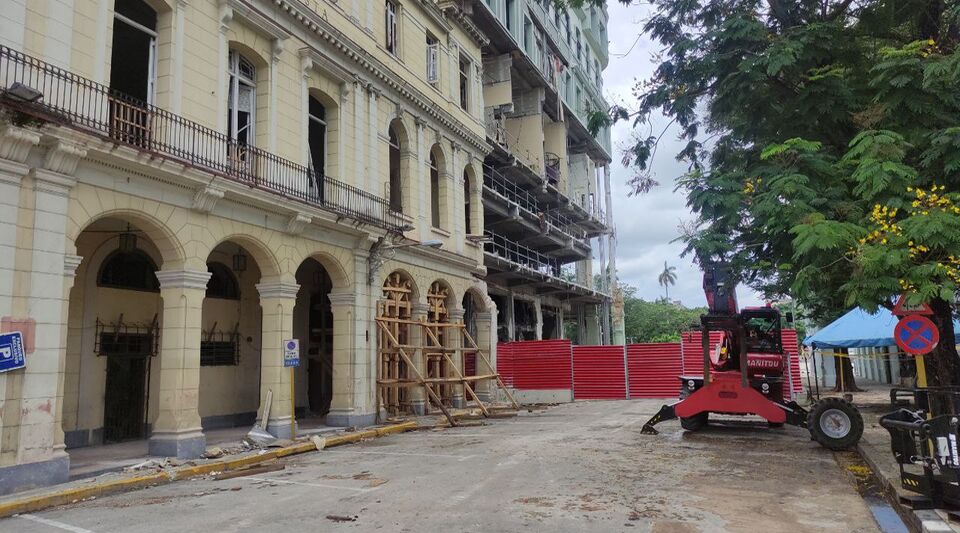 A month after the explosion of the Saratoga hotel, Cubans seek answers