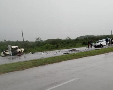 A pothole causes a collision between two cars and leaves two dead in Cienfuegos