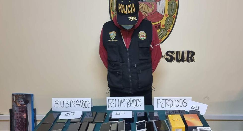 A saleswoman arrested and 60 cell phones seized after an operation in Tacna