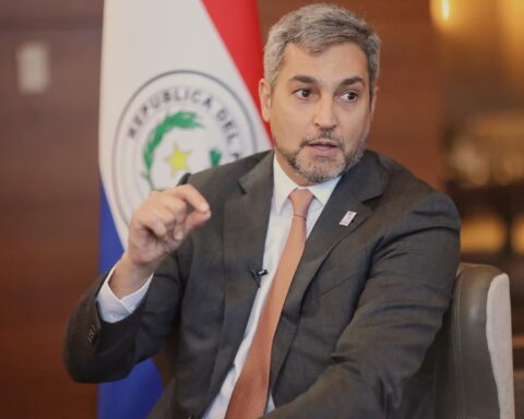 Abdo prioritizes his interests over Paraguay
