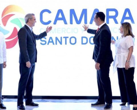 Abinader anuncia Burocracia Cero para septiembre