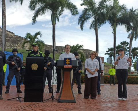 Acting as a Colombian Prosecutor's Office reveals the uselessness of his peer