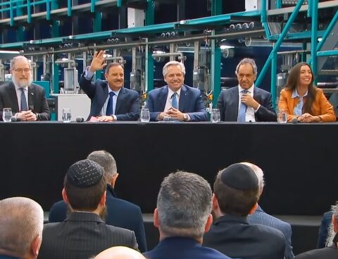 Alberto Fernández inaugurates a textile factory in La Rioja