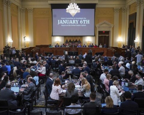 Sesión del Comité Selecto para Investigar el Ataque del 6 de Enero al Capitolio de EEUU. Foto: NPR.