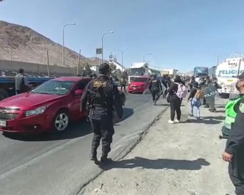 Arequipa: Heavy cargo carriers arrive at kilometer 48 (VIDEO)