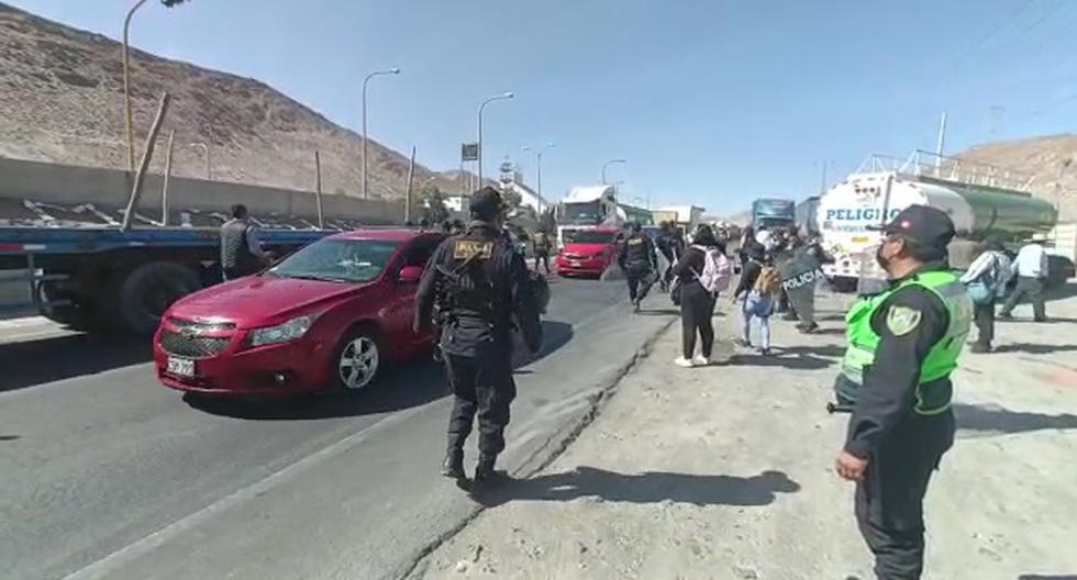 Arequipa: Heavy cargo carriers arrive at kilometer 48 (VIDEO)