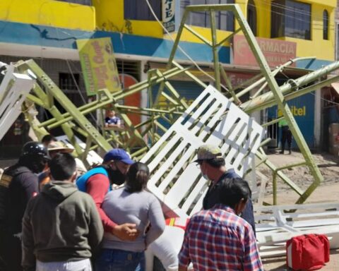 Arequipa: Metal structure falls and leaves several injured in Av. Vidaurrázaga (VIDEO)
