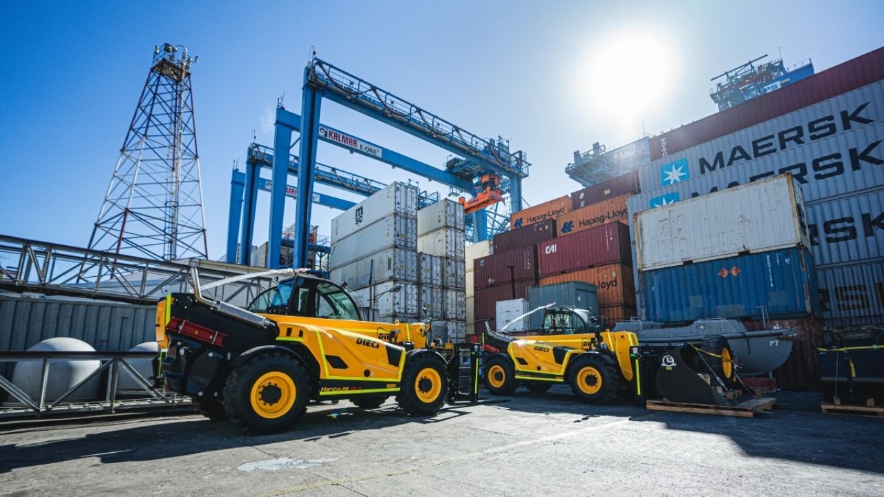 Armada adds two telescopic handlers to enhance cargo handling in ports