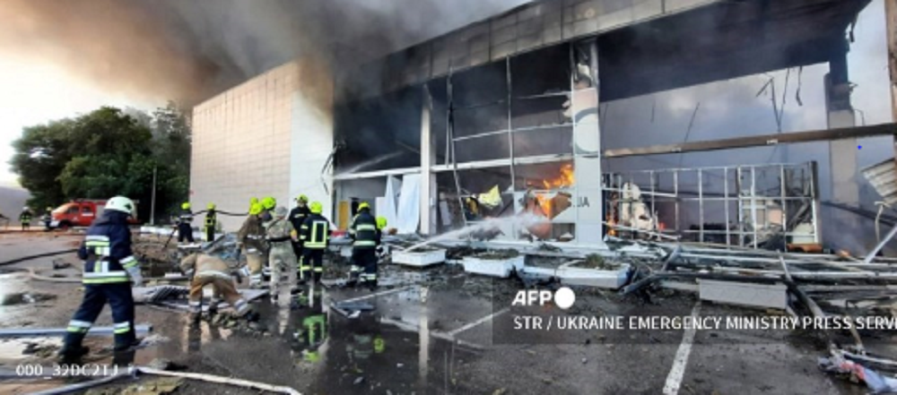 At least 10 dead and more than 40 injured in missile attack on Ukraine shopping mall