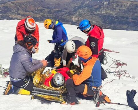 Avalanche in Nevado Huascarán leaves two Polish mountaineers injured in Áncash (PHOTOS)