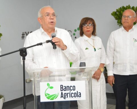 Banco Agrícola advierte desafíos para garantizar producción alimentos  